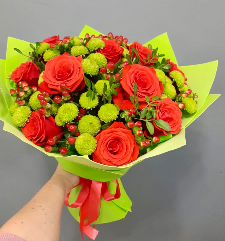 Букет цветов из: Хризантемы и Розы в Нягани