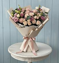 Букет цветов из:  Розы и Лизиантусы в Нягани