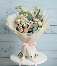Букет цветов из:  Розы и Лизиантусы в Нягани