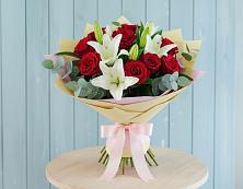 Букет цветов из:  Лилии и Розы в Нягани
