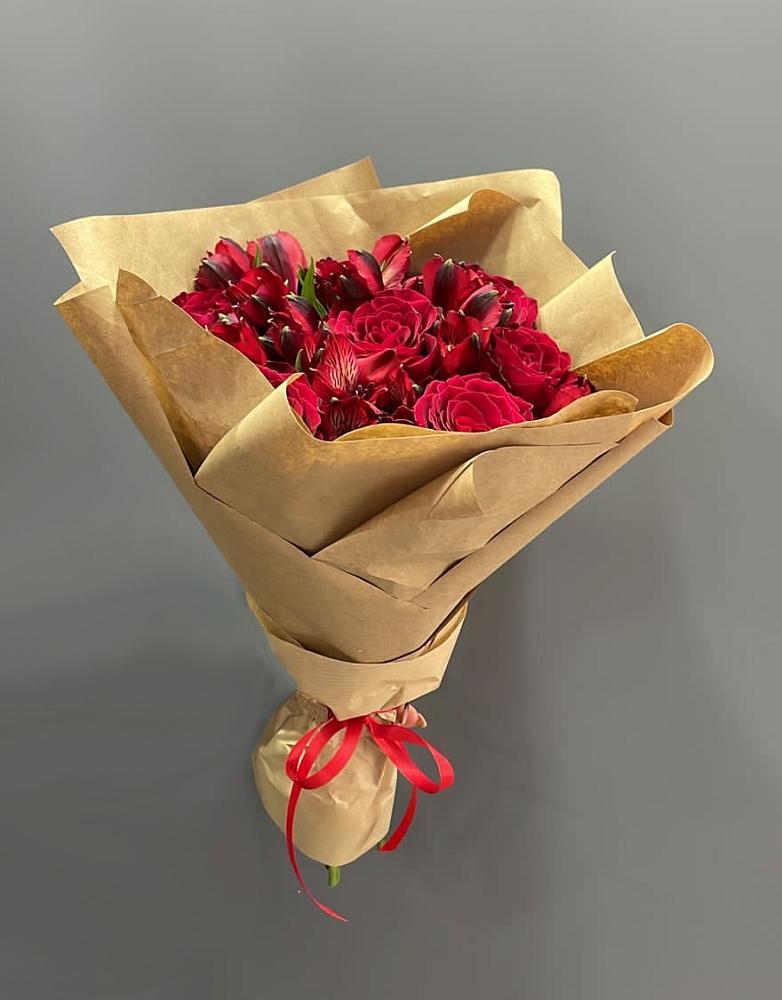 Букет цветов из: Альстромерии и Розы в Нягани