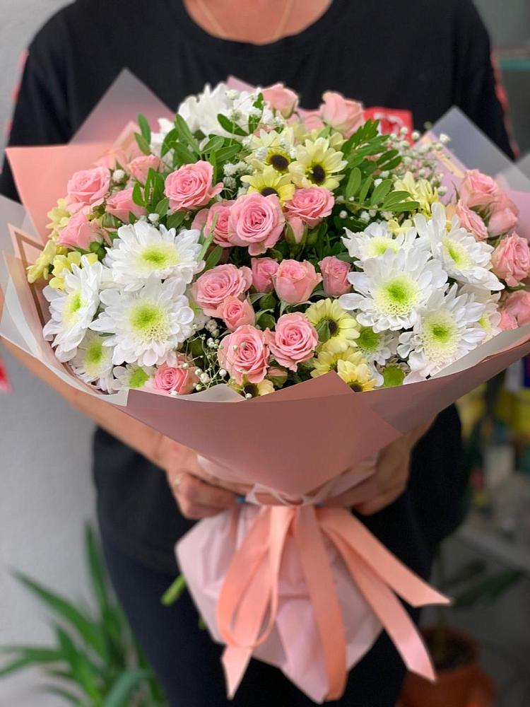 Букет цветов из: Розы и Хризантемы в Нягани