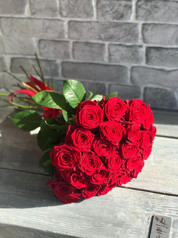 Букет Красные розы Фридом в Нягани