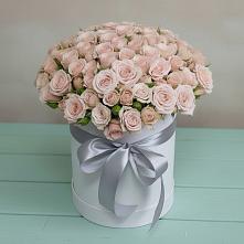 Цветочная композиция из Розы в шляпной коробке в Нягани