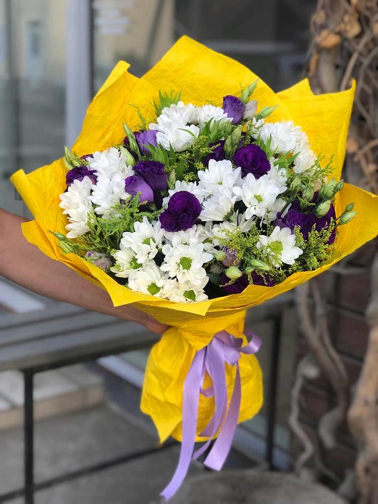 Букет цветов из: Ирисы, Хризантемы и Ромашки в Нягани
