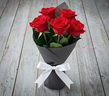 Букет 5 Красных роз Эдлесс Лав в Нягани