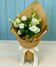 Букет цветов из:  Хризантемы и Лизиантусы в Нягани