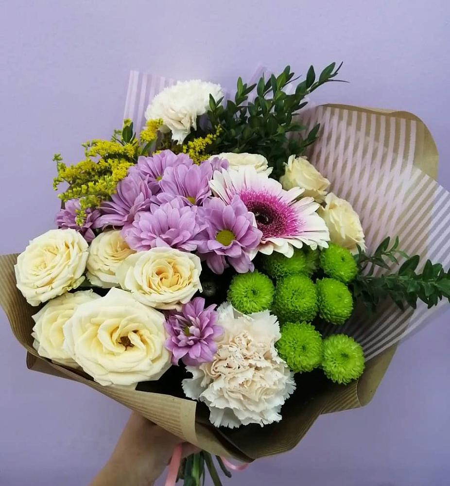 Букет цветов из: Хризантемы, Розы, Гвоздики и Герберы в Нягани