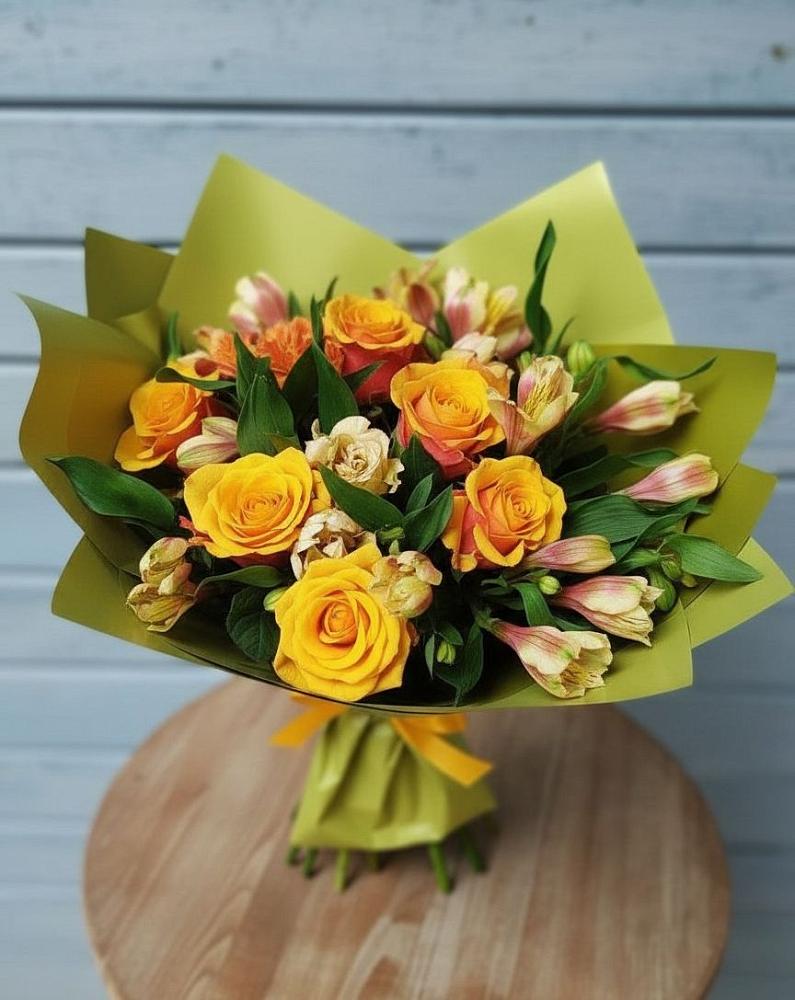 Букет цветов из: Альстромерии и Розы в Нягани