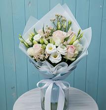 Букет цветов из:  Розы и Лизиантусы в Нягани