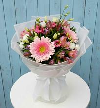 Букет цветов из:  Герберы, Альстромерии и Лизиантусы #REPLACE_PRED# Нягани