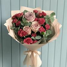 Букет цветов из:  Гвоздики и Розы в Нягани