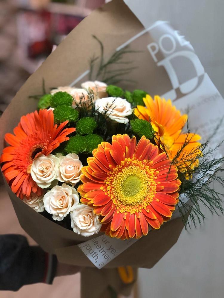 Букет цветов из: Герберы, Хризантемы и Розы в Нягани