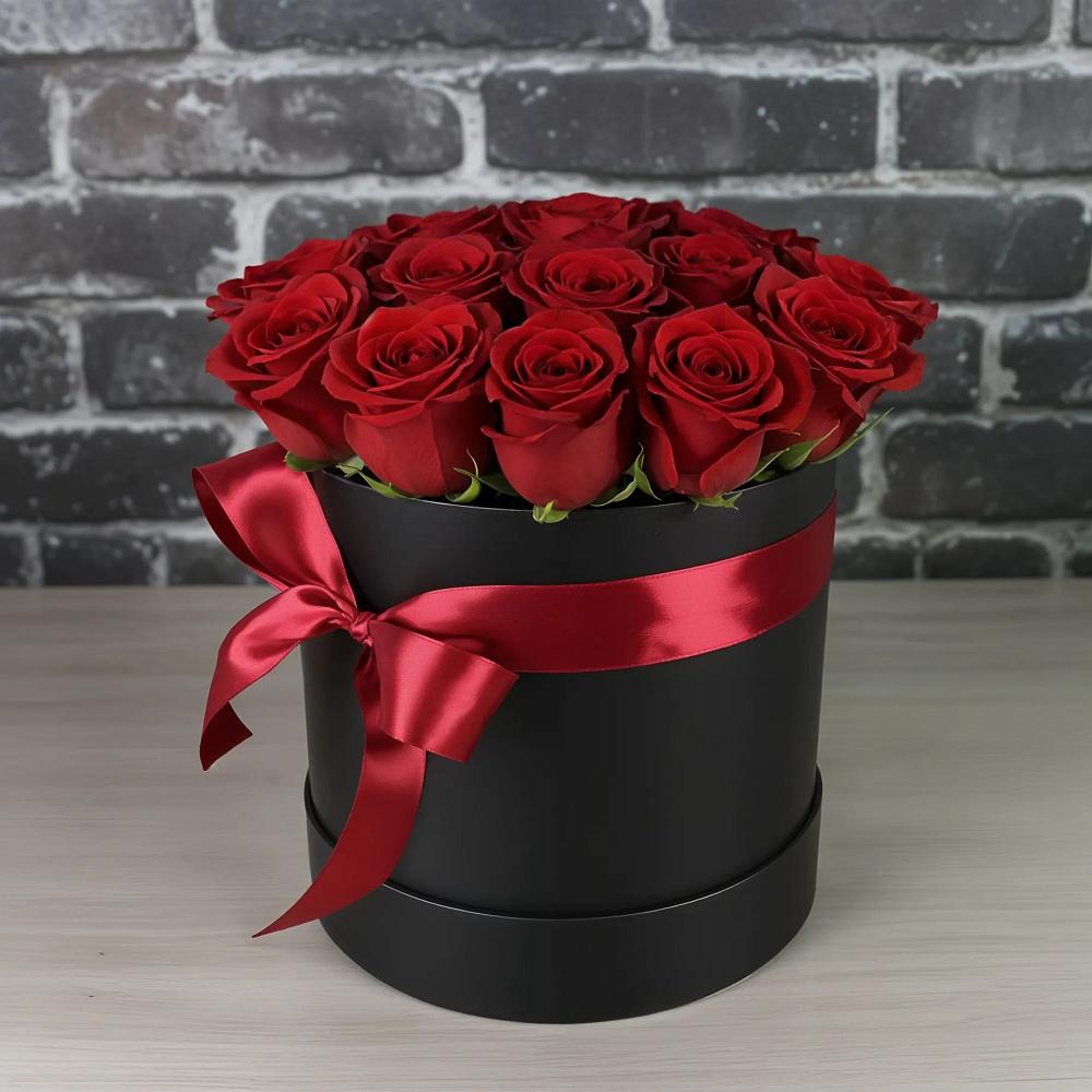 Цветочная композиция из Розы в шляпной коробке в Нягани