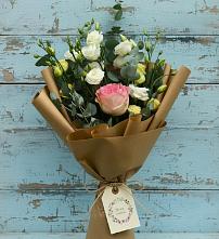 Букет цветов из:  Розы и Лизиантусы в Нягани